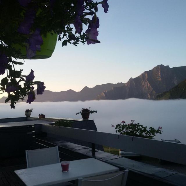 Bain nordique et terrasse panoramique du Chalet du Soulor face aux Pyrénées